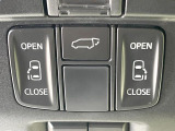 【両側パワースライドドア】スマートキーや運転席のスイッチで後席両側スライドドアの開閉が可能♪電動だから力を入れてドアを開ける必要が無く、小さなお子様でも簡単に開け閉めでき快適です♪