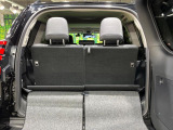 普段のお買い物や通勤、送迎等に十分な荷室スペースを確保しております。セカンドシートを倒すと、大きな荷物の積載も可能です♪