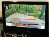 【バックカメラ】駐車時に後方がリアルタイム映像で確認できます。大型商業施設や立体駐車場での駐車時や、夜間のバック時に大活躍!運転スキルに関わらず、今や必須となった装備のひとつです!