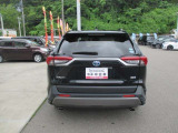 スクエアな形状で車両感覚が掴みやすいデザイン。バックモニターも付いているため、大きな車体の駐車も安心!