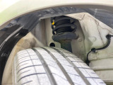 お車を安心してお乗りいただく為には、足回りの定期点検が欠かせません。サービスサポート(有償保証)では無料点検もご提供しており、安心のカーライフをお過ごしいただけるサポート体制が整っています。