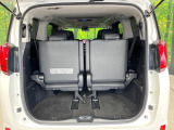 普段のお買い物や通勤、送迎等に十分な荷室スペースを確保しております。セカンドシートを倒すと、大きな荷物の積載も可能です♪