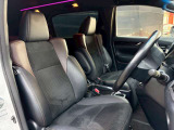 運転席も広々としており運転しやすい環境を実現しています☆