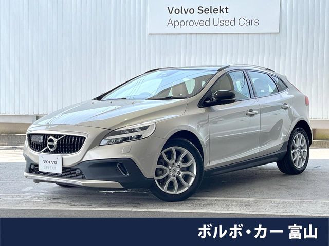 V40クロスカントリー D4 サマム ディーゼル 