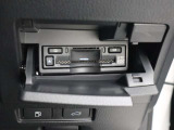 ETC2.0 高速道路交通情報やITSスポット情報表示機能つきETC車載器。何かと便利です。