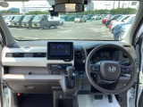 この度は、当店のお車をご覧いただきまして誠にありがとうございます。当店では全国販売・納車も行っております。県によって陸送費用は異なりますのでお気軽にお問い合わせください。