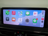 【アップルカープレイ】iPhoneがBMW車両とワイヤレスで接続されます。Apple CarPlayでは、オーディオストリーミングやメッセージングアプリがディスプレイに表示されます。