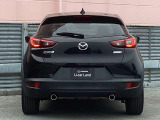 CX-3が本来持っている先鋭さを研ぎ澄ませながら、より魂動デザインを深化。上質さを磨き上げ、クオリティを追求したデザインを実現しました。