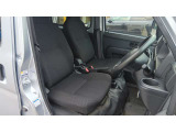 運転席はくつろぎのスペース♪ 車内をクリーニングしてお待ちしております!