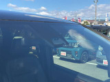 【セーフティセンス】セーフティセンスは、前方車両や歩行者を検知して衝突回避を支援する先進安全システムです。事故リスクを低減し、安心感のあるドライブをサポートします。