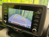 【バックカメラ】駐車時に後方がリアルタイム映像で確認できます。大型商業施設や立体駐車場での駐車時や、夜間のバック時に大活躍!運転スキルに関わらず、今や必須となった装備のひとつです!
