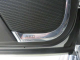 高級ホームオーディオメーカーがカーサウンドに初参入した「AKGサウンド」の臨場感は注目です。ベンツのブルメスター、レクサスのマークレビンソンなど高額サウンドオプション以上の音響システムがなんと標準装備!