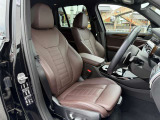 BMW Premium Selection 江戸川は、約20台の展示スペースがあり、常時新車拠店より厳選された認定中古車が続々と入庫しております。