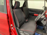 【フロントシート】さまざまな体格の方が快適に運転ができるよう配慮したシートになっております。