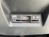 運転席足元にETCがついています。