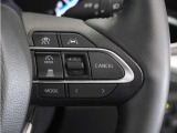 ◆アダプティブクルーズコントロール◆予め設定した車速内でクルマが自動的に加減速。前走車との適切な車間距離を維持しながら追従走行します。