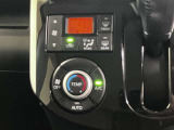 オートエアコンなので室内で快適に過ごせます。