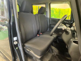 運転席シート廻りは使用感も少なく、良好な状態となっています。丁寧に使われていたことがよくわかりますね。