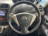 【純正革巻きステアリング】上質な革を使用することで、手にしっかり馴染みとても運転しやすいハンドルです♪