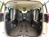 普段のお買い物や通勤、送迎等に十分な荷室スペースを確保しております。セカンドシートを倒すと、大きな荷物の積載も可能です♪