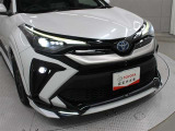 スポーティ感を引き立たせるTRDのエアロパーツやガナドールのマフラーを装着し、スタイリッシュなエクステリアデザインとなっています。