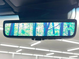 【デジタルインナーミラー】後席の大きな荷物や同乗者で後方が確認しづらい時でも安心!カメラが撮影した車両後方の映像をルームミラー内に表示。クリアな視界で状況の確認が可能です!