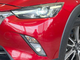 【LEDヘッドライト】悪天候や夜間走行時も良好な視界を確保し安心して運転できる高輝度LEDヘッドライトを装備!点灯速度が早く、消費電力も抑えられています。
