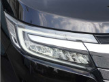 【ヘッドライト】省電力で長寿命の明るく運転しやすいLEDヘッドランプです。明るく照らすので暗い夜道からお客様を守ってくれます。