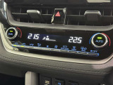左右独立温度コントロールフルオートエアコンです。運転席、助手席それぞれで独立して温度設定ができます。冷え性の方が乗っても安心ですね♪