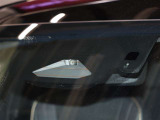 PCS】ミリ波レーダーと単眼カメラを併用したセンサーで前方の車両と昼夜歩行者・自転車/昼間自動二輪車を検知し、それに基づく統合的な制御により、事故の回避や衝突被害の軽減を支援します。