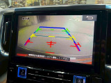 【バックカメラ】運転席から画面上で安全確認ができます。駐車が苦手な方にもオススメな便利機能です。