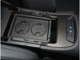 お車の取扱説明書・メンテナンスノート(記録簿)も御座います。トヨタのディーラーで安心を買って下さい。当社は無理な勧誘は致しません。まずはお客様からのお問い合わせを心よりお待ちしております。