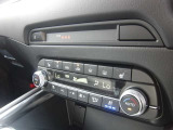 ステアリングヒーター・運転席&助手席&リアシートヒーター・運転席&助手席ベンチレーション・フルオートエアコン!
