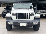 jeep伝統の7スロットグリルです。