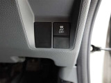 トラクションコントロールとは、すべりやすい路面での発進時や加速時にタイヤの空転を抑え、駆動力確保に貢献する機能です。詳細は販売店スタッフまでおたずねください。