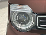 LEDヘッドライトは、点灯の瞬間から最大光量を発揮し、突然暗くなるトンネルなどでの安定感を高めます。