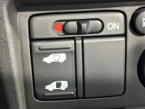 【パワースライドドア】スマートキーや運転席のスイッチでスライドドアの開閉が可能♪電動だから力を入れてドアを開ける必要が無く、小さいお子様でも、重い荷物を持っている時もラクに開け閉めできます♪