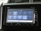 ナビゲーションは純正メモリーナビ(VXM-194VFi)を装着しております。AM、FM、CD、DVD再生、Bluetooth、フルセグTVがご使用いただけます。初めて訪れた場所でも安心ですね!