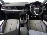 Audiのインテリアはエクステリア同様、優れたデザイン性とクオリティ、そして機能性を兼ね備えております。