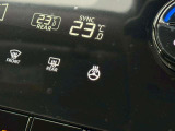 ステアリングヒーターもついており寒い時期等でも快適です。