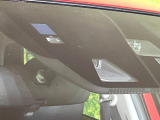 【スマートブレーキサポート】走行中に前方の車両等を認識し、衝突しそうな時は警報とブレーキで衝突回避と被害軽減をアシスト。より安全にドライブをお楽しみいただけます。