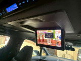 【フリップダウンモニター】付き☆後部座席に座りながら大画面でTVやDVDをお楽しみいただけます♪