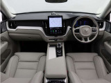 Google搭載/ETC2.0/360度カメラのフルセット搭載。11.2インチ・タッチスクリーン式センターディスプレイと、2モード選択式の12.3インチデジタル液晶ドライバー・ディスプレイを装備。