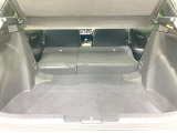 普段のお買い物や通勤、送迎等に十分な荷室スペースを確保しております。セカンドシートを倒すと、大きな荷物の積載も可能です♪