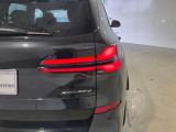 リアランプ 立体的な造形としてBMWらしい個性的なリアビューを明確化しました。