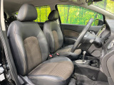 運転席シート廻りは使用感も少なく、良好な状態となっています。前オーナー様が丁寧に使っていたことがよくわかりますね。