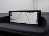 SDマルチナビを装着、フルセグTVやブルーレイディスクに対応しています。USB/AUX入力端子も装備しています。