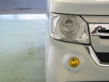 LEDヘッドライトは、点灯の瞬間から光量を発揮し、突然暗くなるトンネルなどでの安定感を高めます。オプションのフォグライトも装備されてます!