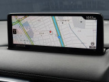 マツダコネクトの10.25インチワイドセンターディスプレイです。『Android Auto』『Apple CarPlay』や独自のコネクテッドサービスに対応したインターフェイスシステムです。