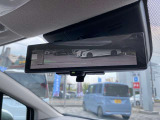 インテリジェントミラーで後ろに荷物を沢山載せていてもフル乗車でも後ろにカメラが搭載してるので後方視界バッチリ♪しかもここにもアラウンドビューモニターの映像を確認できます